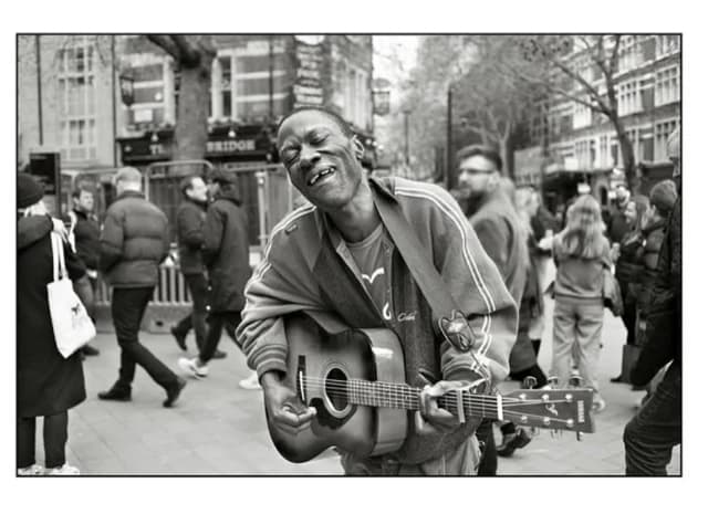 Busker Cambridge Circus