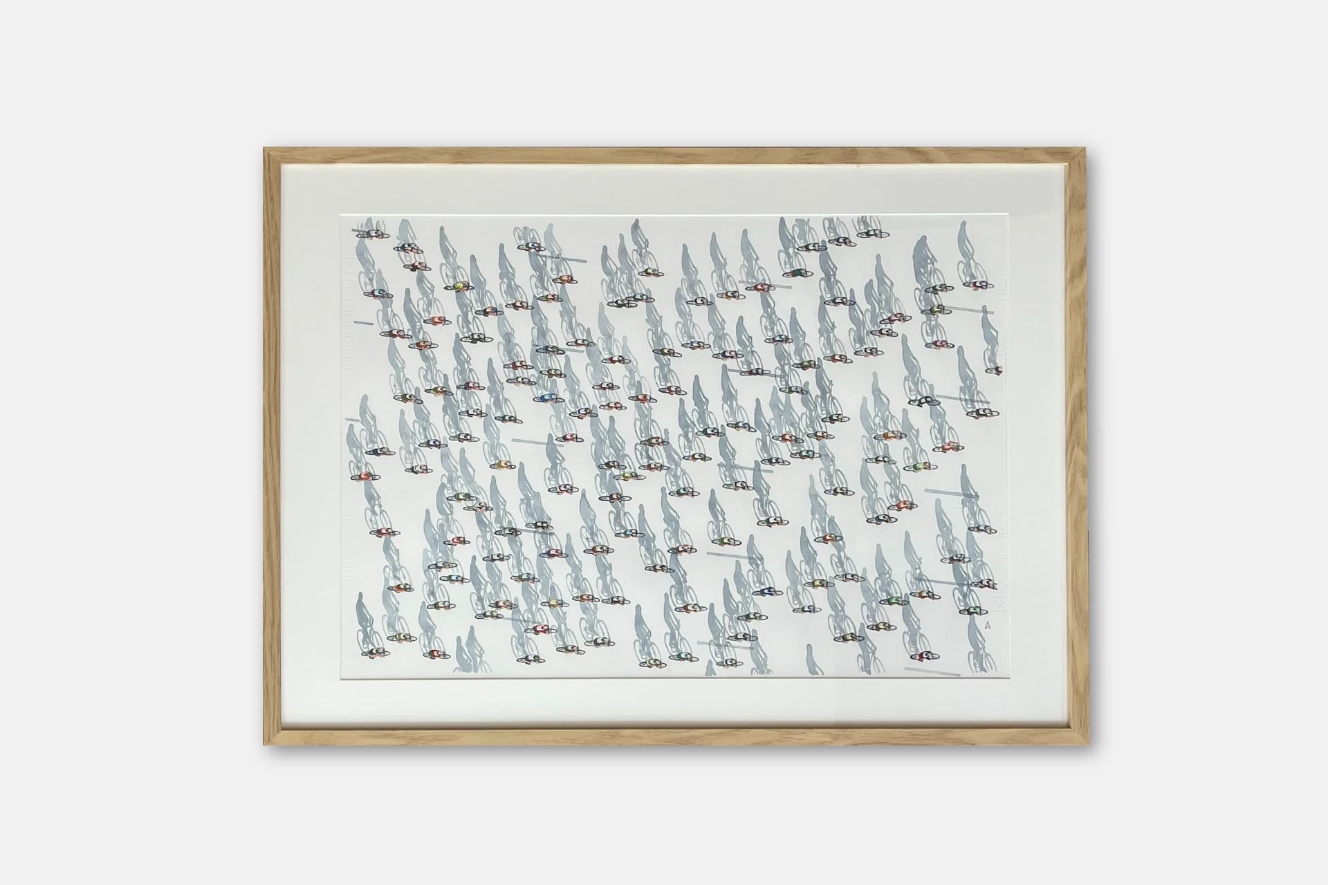 Ein Kunstwerk mit seinem Rahmen, präsentiert auf einem neutralen, hellgrauen Hintergrund mit einem leichten Schlagschatten.